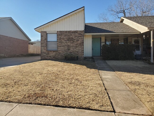 Photo - (2) Bed/(2) Bath SE Norman Avail NOW!