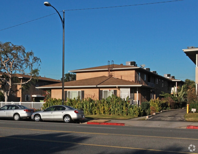 Burbank Manor Apts