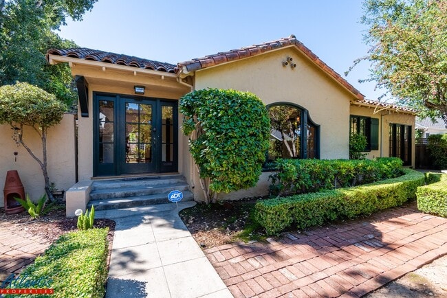 Building Photo - Charming Home | Spanish Architecture | Desirable Location