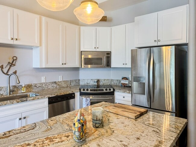 Photo - Beautiful Furnished 1 Bedroom, 1.5 Bath Co...