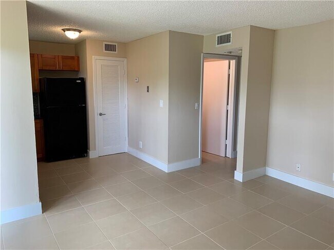 Photo - 5180 NE 6th Ave Unit 602