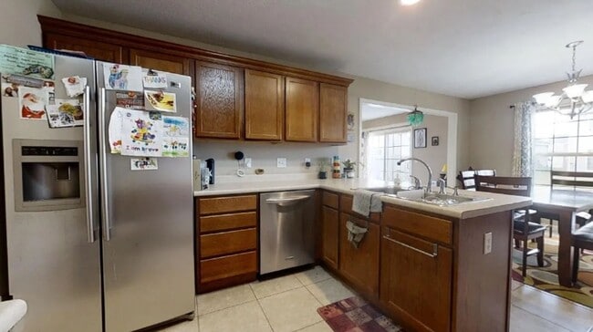 Photo - 206 Gentian St