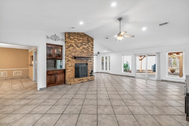 Photo - 127 Sagewood Dr