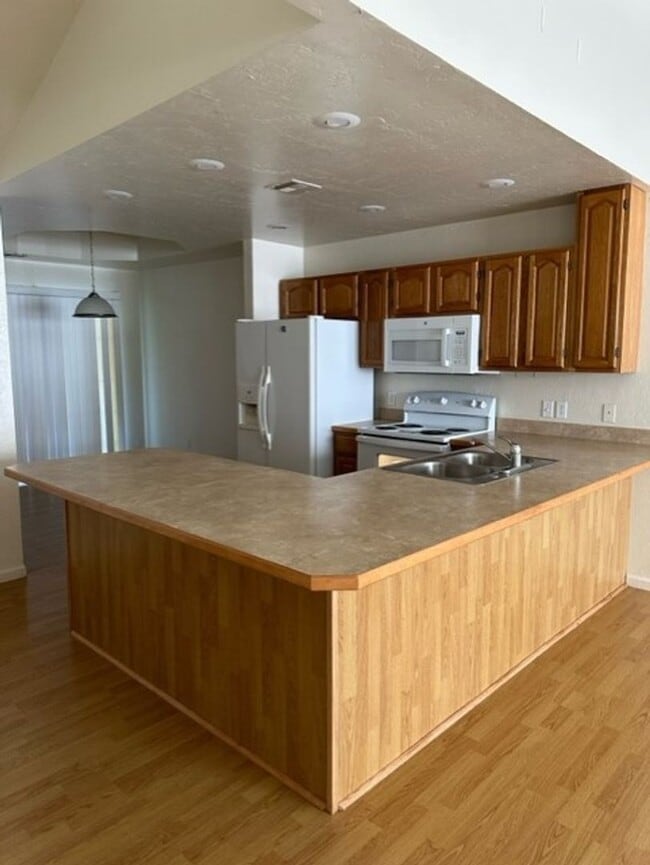 Photo - 3 BEDROOM 2 BATHROOM DUPLEX FOR RENT