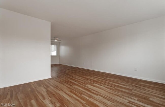 Photo - 1543 Severn Ln