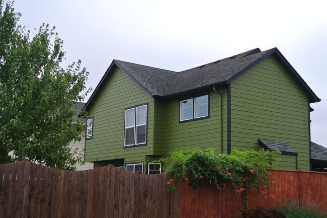 Photo - 3 Bedroom in Lexington Neighborhood
