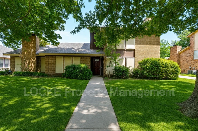 Building Photo - 6428 Lago Vista Dr