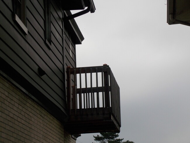 Building Photo - 1308 Peermont Ave Unit 2