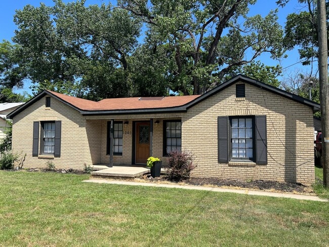 Photo - 1301 W Frey House
