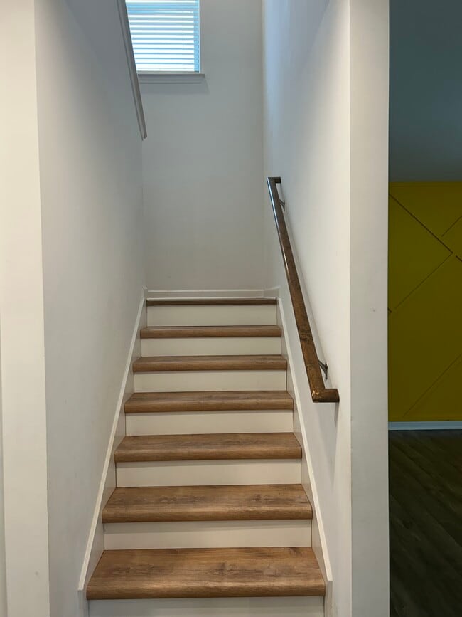 Photo - 1610 River Poppy Road