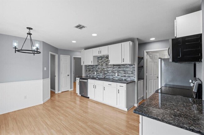 Photo - 112 Briarwood Ct