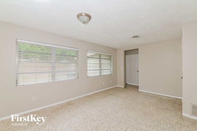 Photo - 4516 56th St W