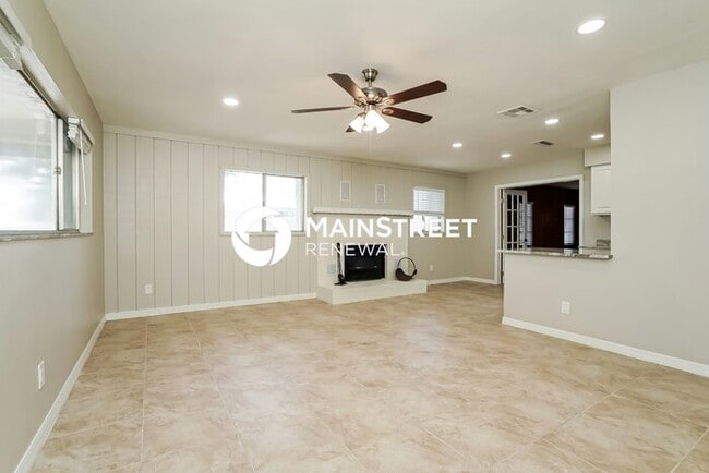 Photo - 4 Bedroom Pet-Friendly Home in FORT MYERS, FL with Main Street Renewal