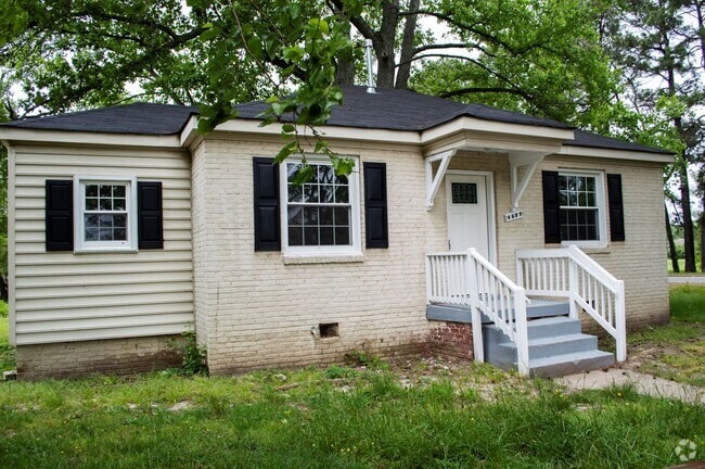 Building Photo - 4500 Eastover Ave Rental
