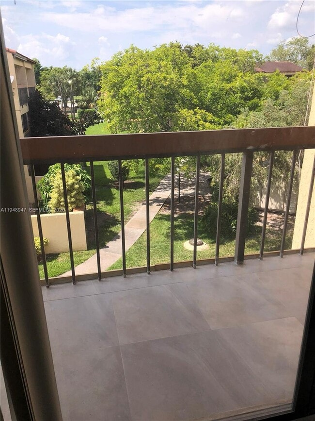 Photo - 7795 Grande St