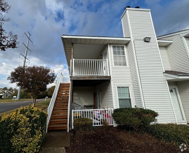 Building Photo - 2 Bedroom, 1 Bath in Virginia Beach Rental