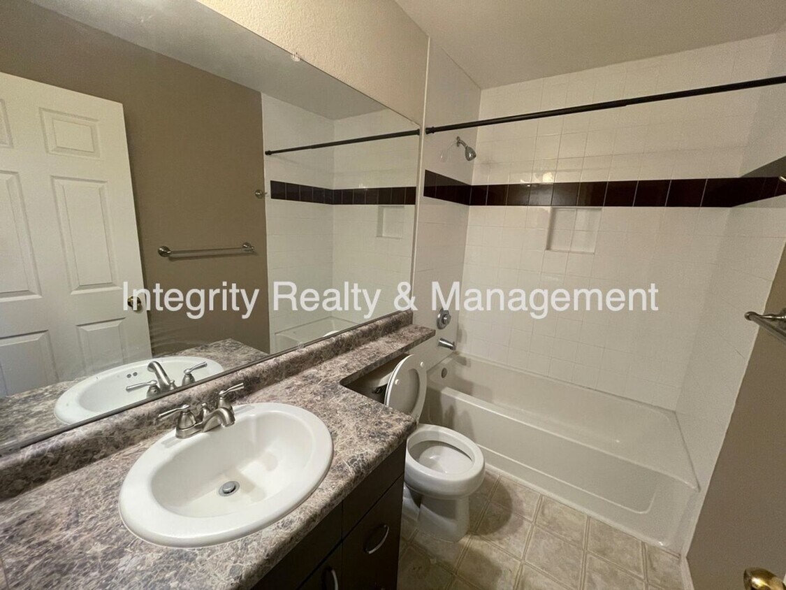 Photo - 2 Bed/2.5 Bath Townhome, 1574 sq ft, 6484 Silver Mesa Dr Unit A