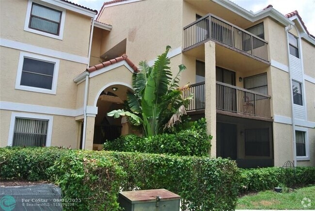 Building Photo - 5801 Riverside Dr Rental