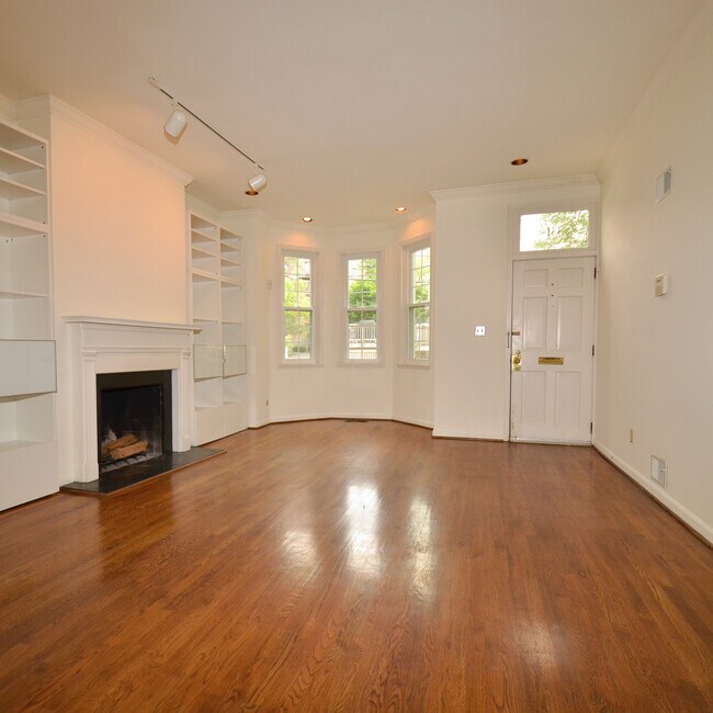 Photo - 331 Denniston St