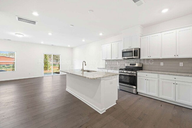 Photo - 2881 Yeager Dr NW