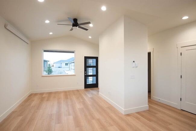 1407 Windsor Dr