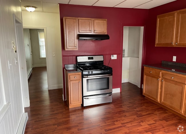 Building Photo - 289 Chelsea St Unit 1 Rental