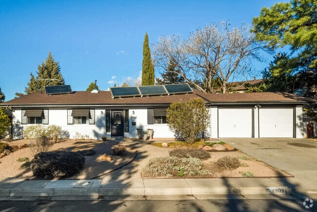 Building Photo - 3907 Solano Pl NE Rental