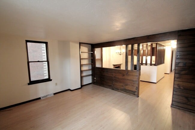 Building Photo - 317 S Trenton Ave Unit 3