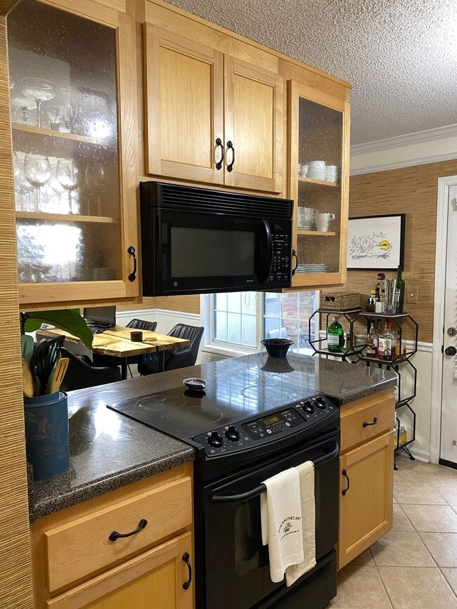 Photo - Stunning 2 bed, 2.5 bath townhouse just off the Oconee Connector