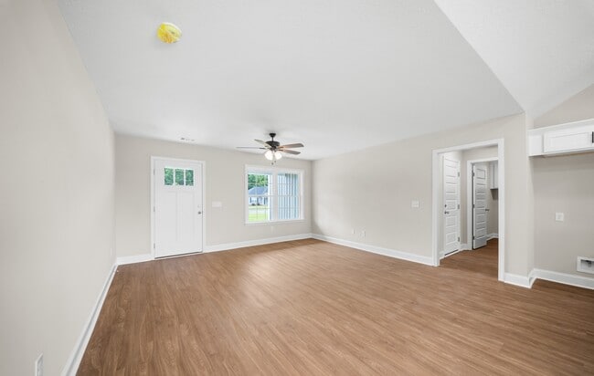 Photo - 106 Enclave Ct