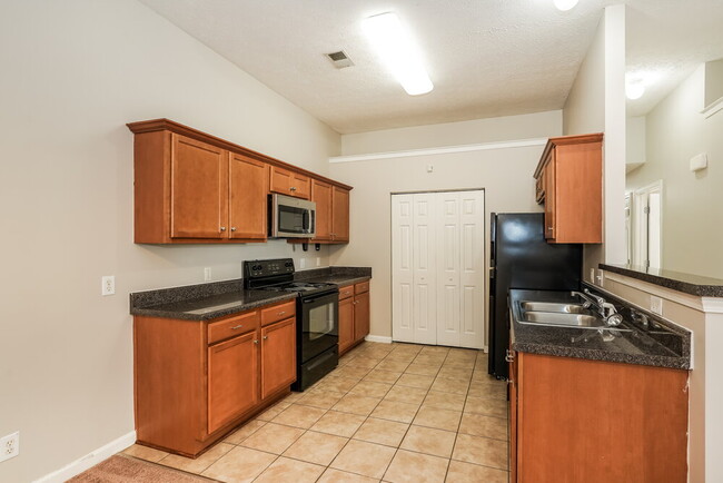 Photo - 574 Rose Cottage Cir