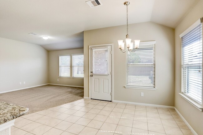 Photo - 2911 Indwarra Ct