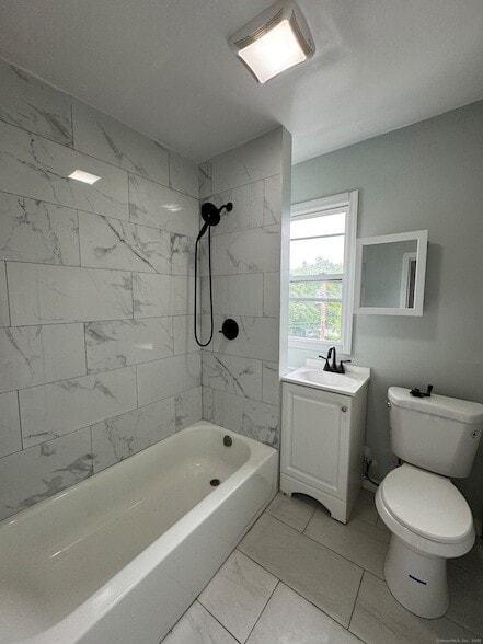 Photo - 199 English St Unit 2