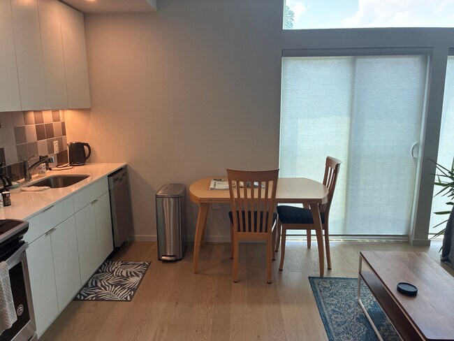 Photo - Room in Condo on S Duke St
