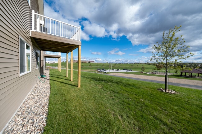 Photo - 669 4th Cir Dr SW