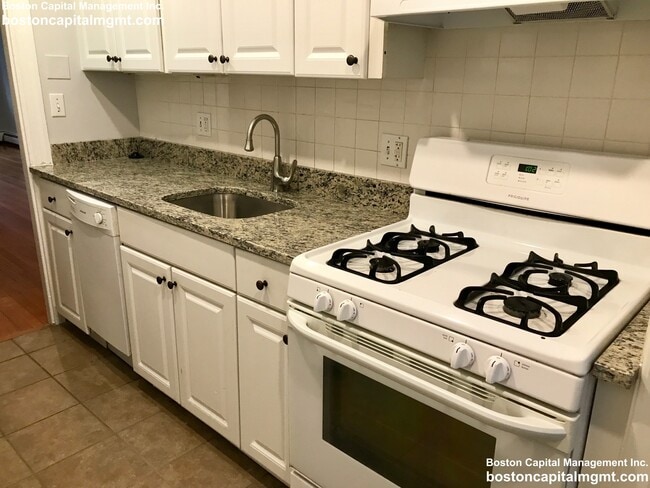 Photo - 8 Mt Ida St Unit 1
