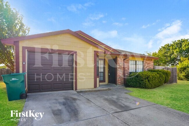 Photo - 415 Justice Dr