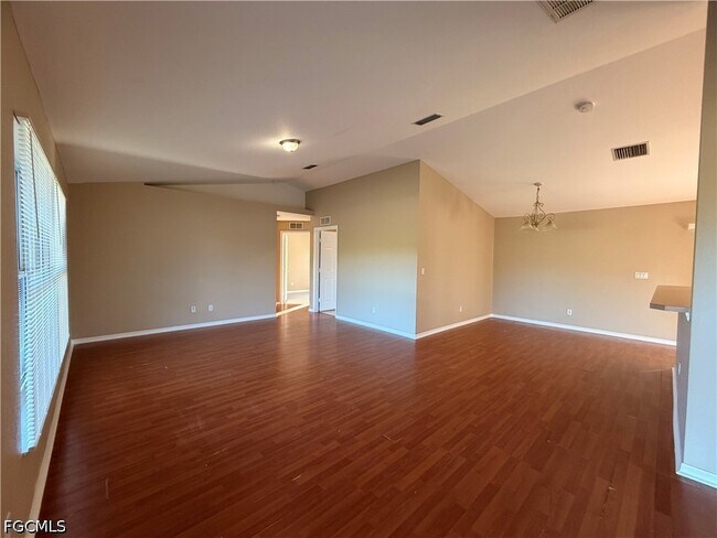 Photo - 1040 Grant Blvd