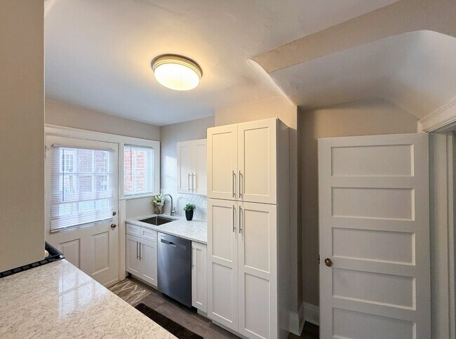 Photo - 3919 Beech St