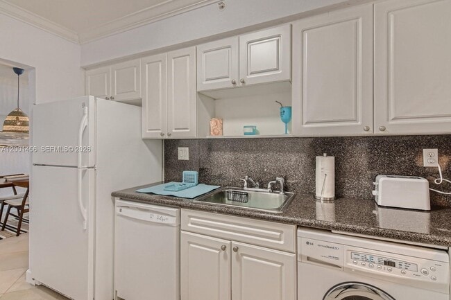 Photo - 2501 S Ocean Dr Unidad 308 (AVAILABLE MAY 20)