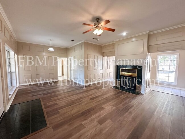 Photo - 803 Lakeway Dr