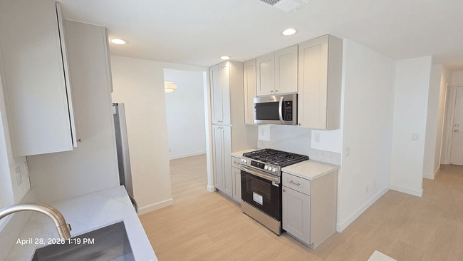 Photo - 869 Southshore Dr