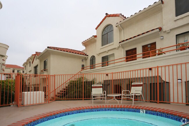 Building - Villa Monaco Apartments