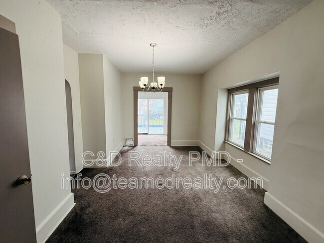 Photo - 2115 W 105th St