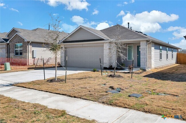 Photo - 585 Apache Plum Dr