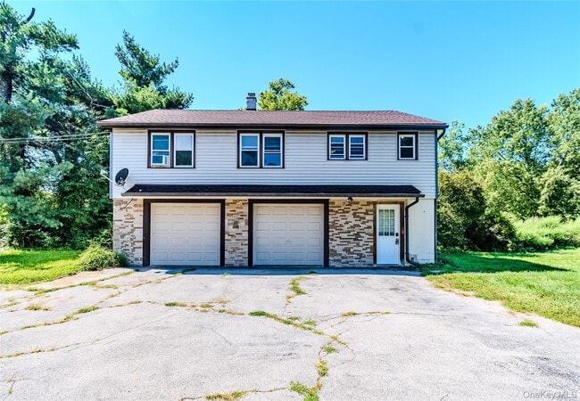 Building Photo - 876 NY-52 Unit 876