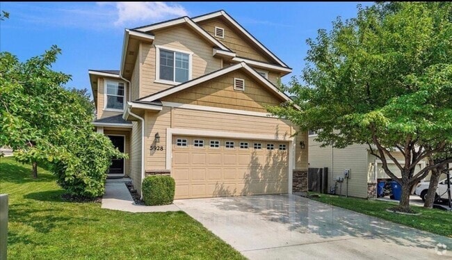 Building Photo - Lovely 4 Bedroom (+ Large bonus room) in B... Rental