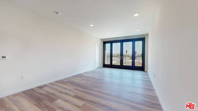 Photo - 1070 S Bedford St Unidad 103