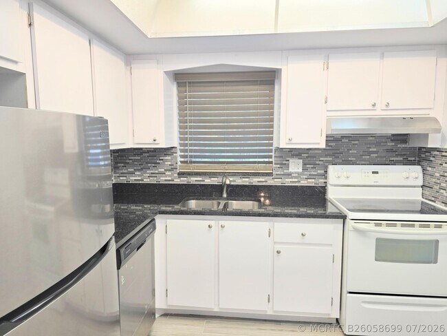 2737 Emory Dr E Unidad D