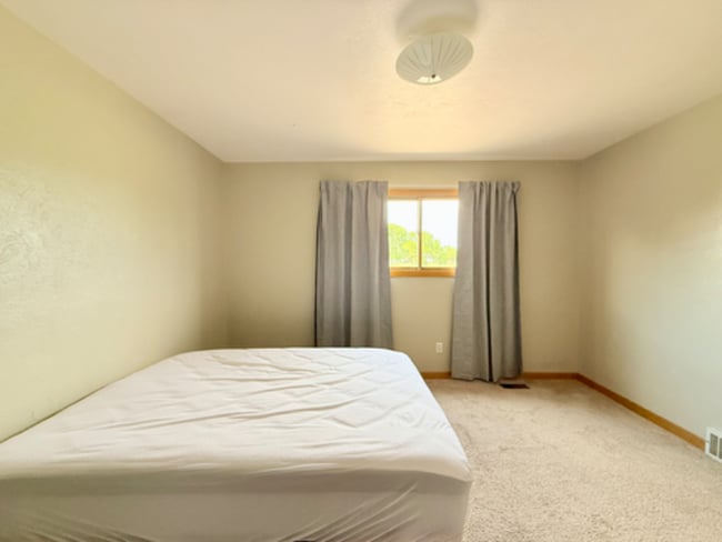 Photo - 301 W Mangrum Dr